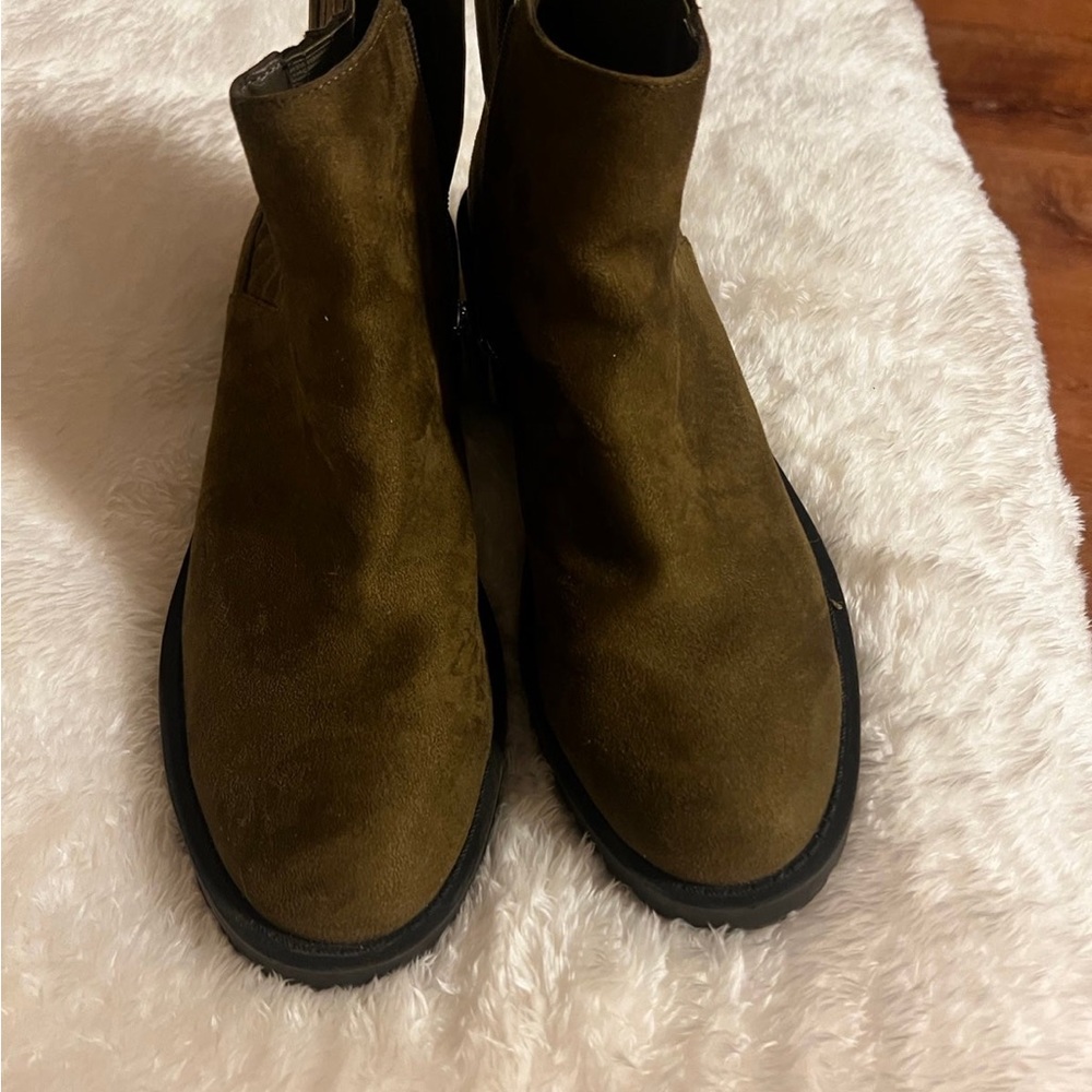 Springfield ankle Sage green boots